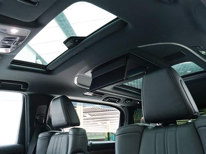 Фото 16 - Toyota Vellfire