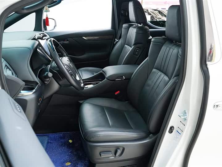 Фото 3 - Toyota Vellfire