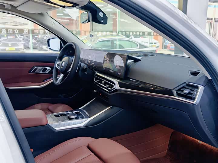 Фото 11 - BMW 3 Series