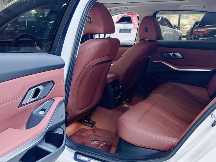 Фото 13 - BMW 3 Series