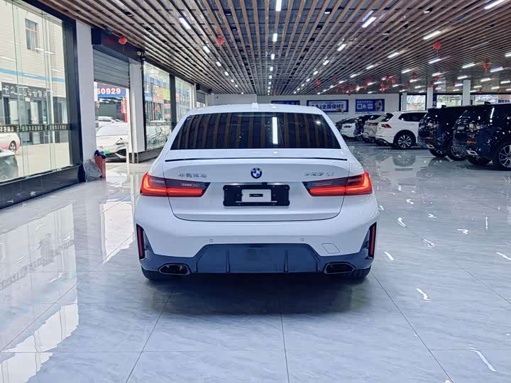 Фото 17 - BMW 3 Series