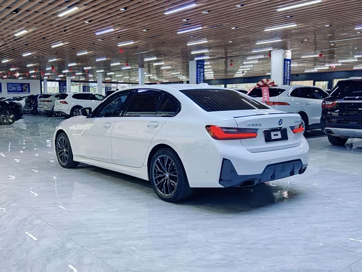 Фото 18 - BMW 3 Series