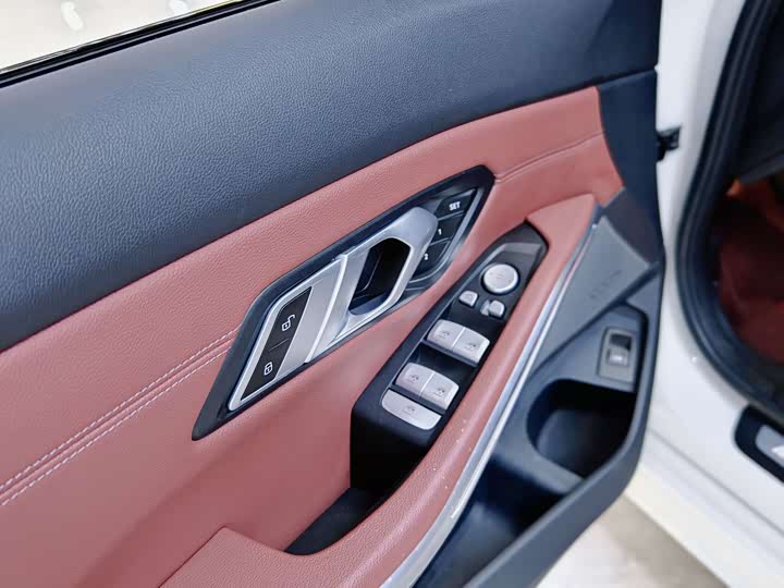 Фото 9 - BMW 3 Series