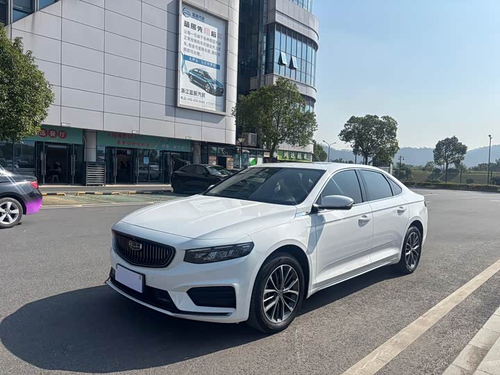 Фото 1 - Geely Preface