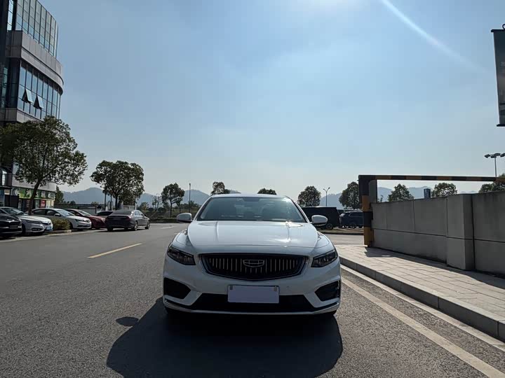 Фото 2 - Geely Preface