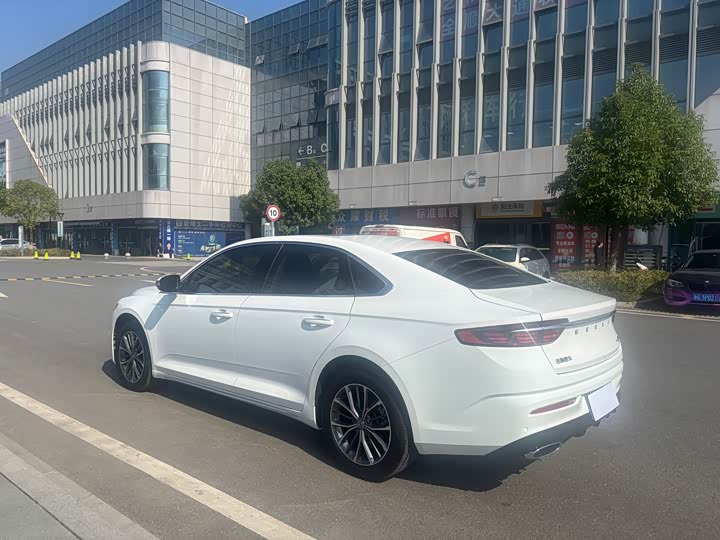 Фото 5 - Geely Preface