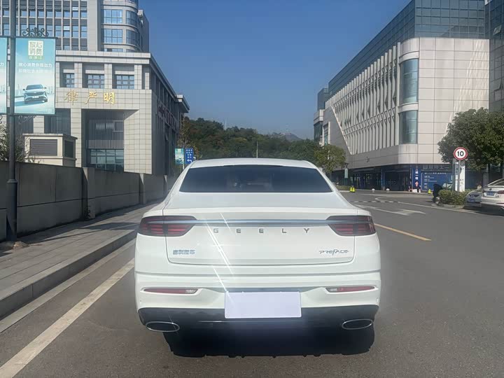 Фото 6 - Geely Preface
