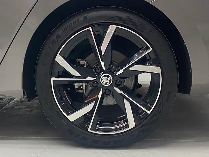 Фото 13 - Skoda Octavia Pro