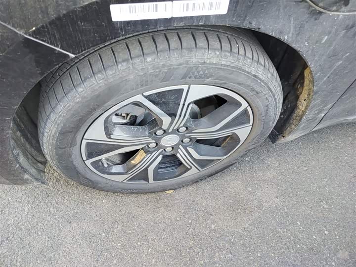 Фото 23 - Hongqi E-QM5