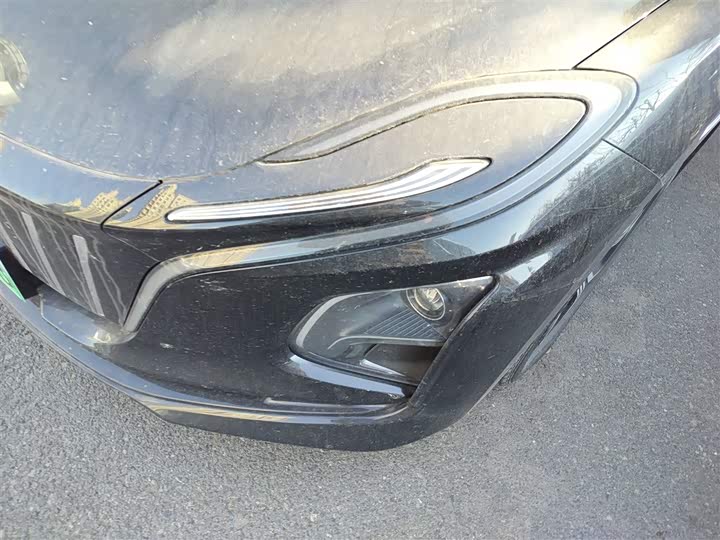 Фото 24 - Hongqi E-QM5