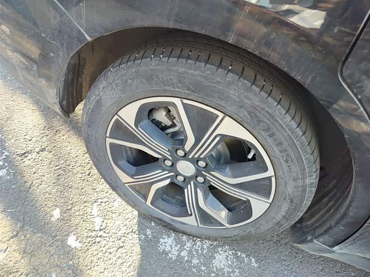 Фото 26 - Hongqi E-QM5