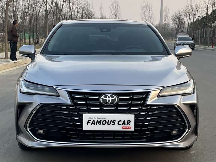 Фото 2 - Toyota Avalon