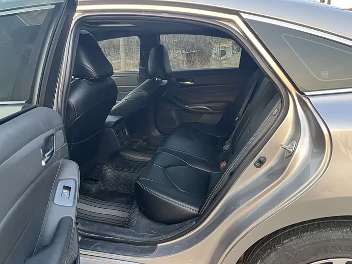 Фото 9 - Toyota Avalon