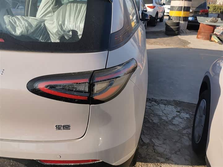 Фото 8 - Geely Galaxy Geome