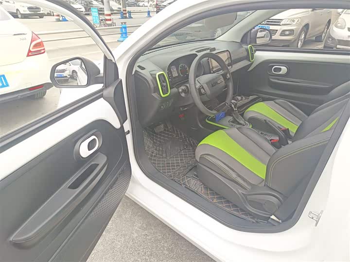 Фото 16 - Roewe Clever