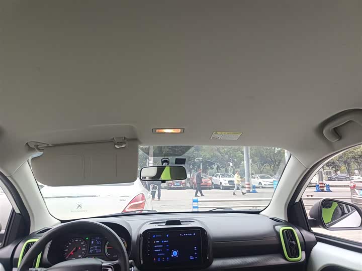 Фото 18 - Roewe Clever