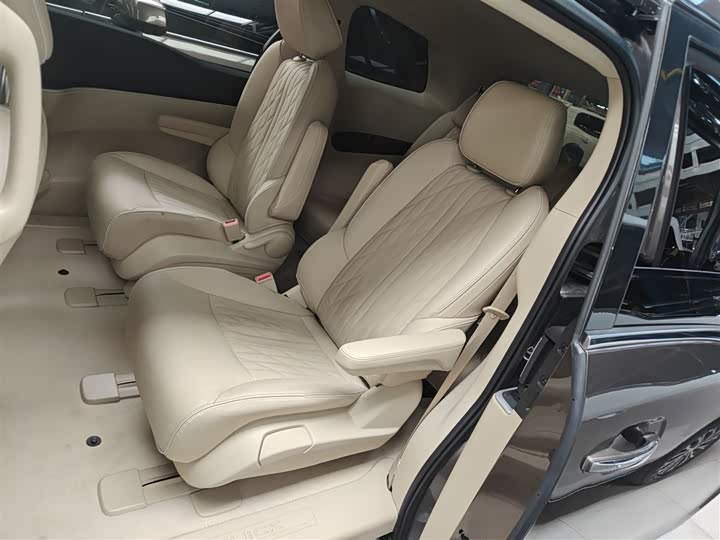 Фото 14 - Buick GL8 ES