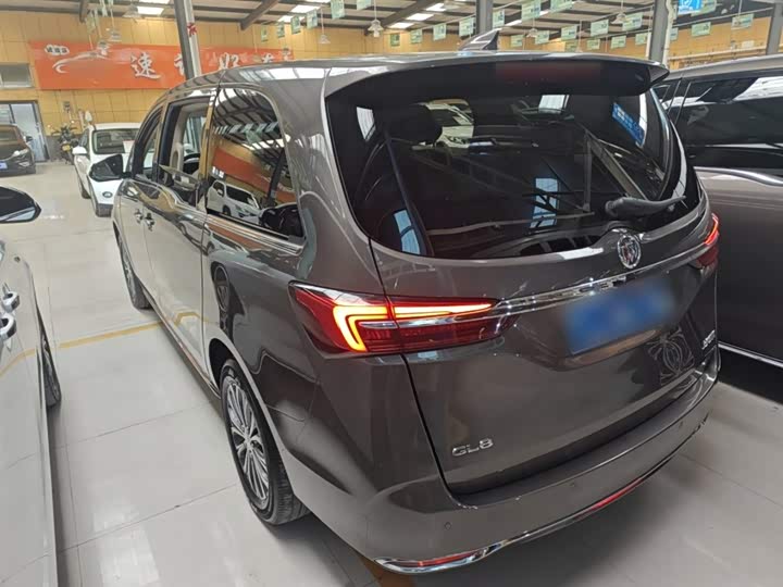 Фото 21 - Buick GL8 ES