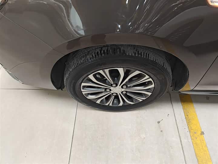 Фото 25 - Buick GL8 ES