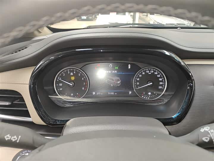 Фото 4 - Buick GL8 ES