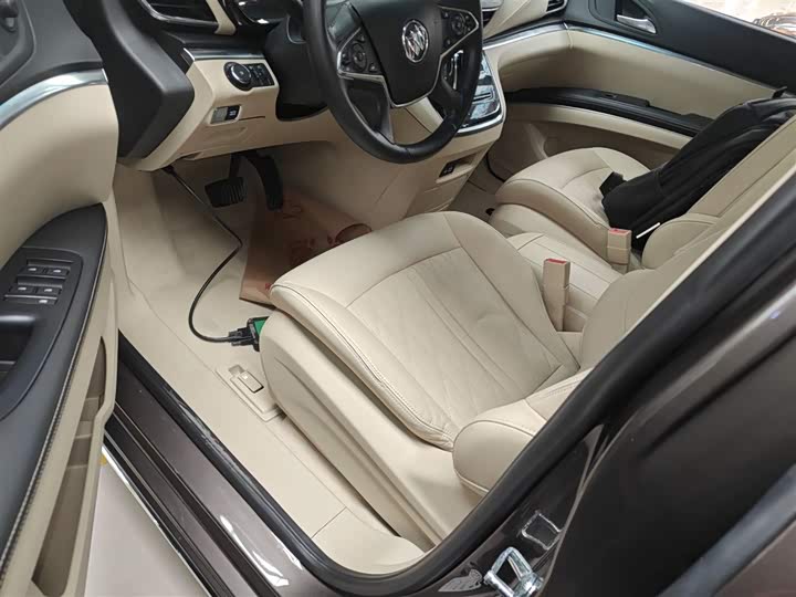 Фото 7 - Buick GL8 ES