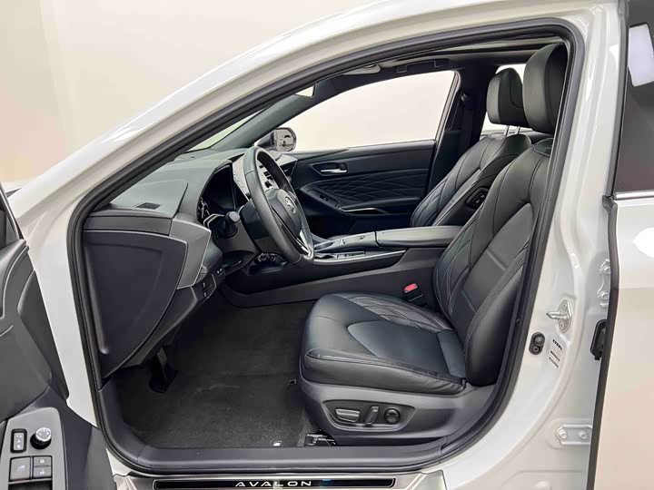 Фото 16 - Toyota Avalon