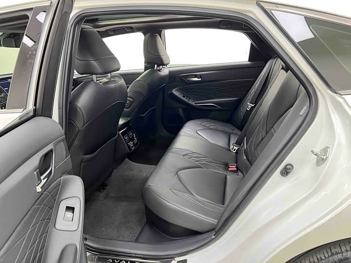 Фото 17 - Toyota Avalon