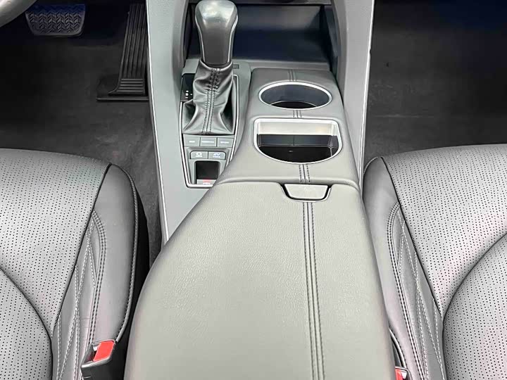 Фото 25 - Toyota Avalon