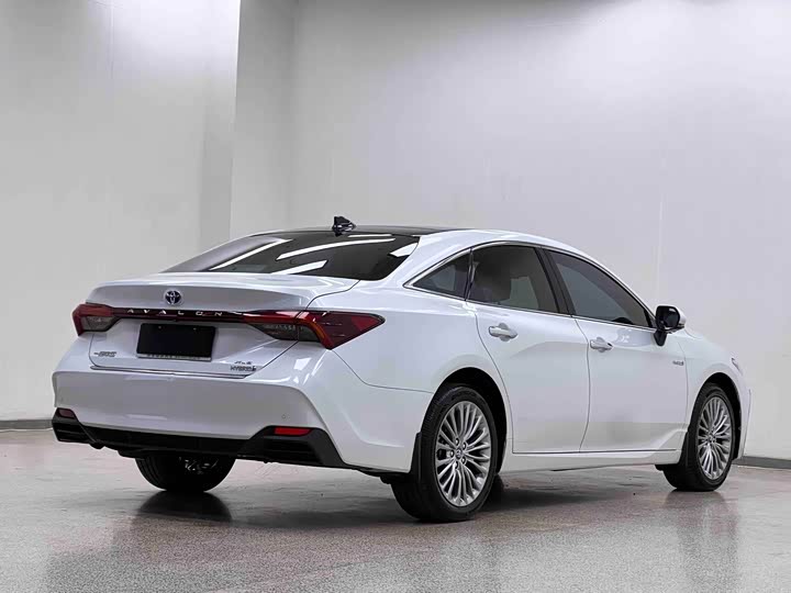 Фото 5 - Toyota Avalon