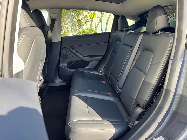 Фото 12 - Tesla Model Y