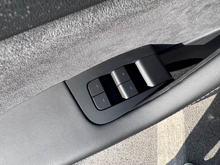 Фото 14 - Tesla Model Y