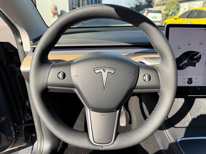 Фото 15 - Tesla Model Y