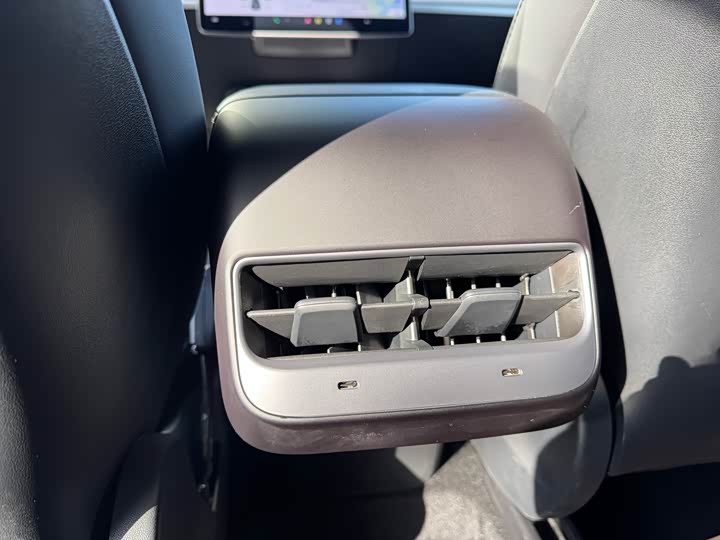 Фото 20 - Tesla Model Y