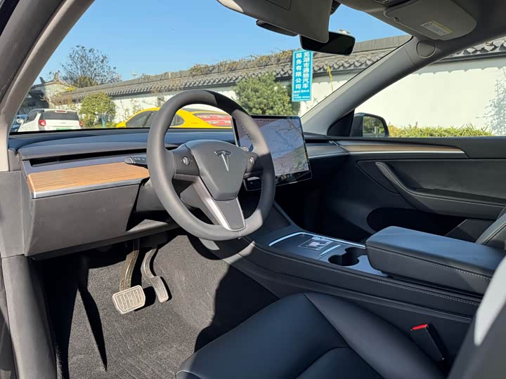 Фото 8 - Tesla Model Y