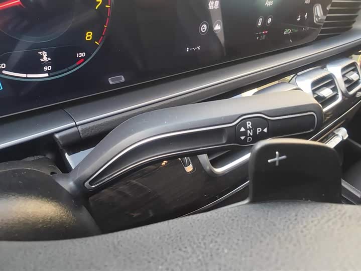 Фото 16 - Mercedes-Benz GLE-Class