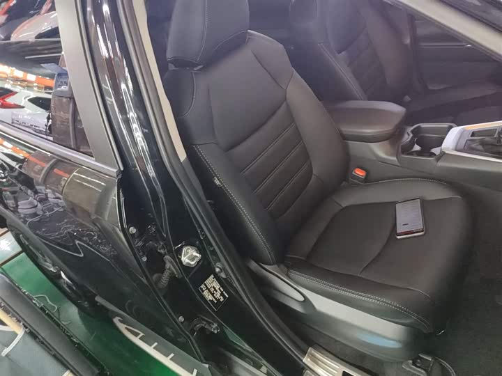 Фото 25 - Toyota RAV4