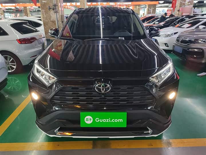 Фото 3 - Toyota RAV4