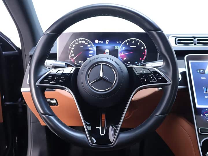 Фото 17 - Mercedes-Benz S-Class