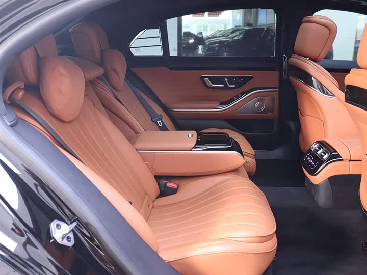 Фото 22 - Mercedes-Benz S-Class