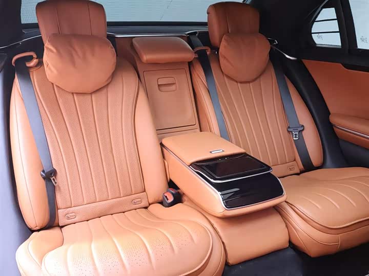 Фото 23 - Mercedes-Benz S-Class