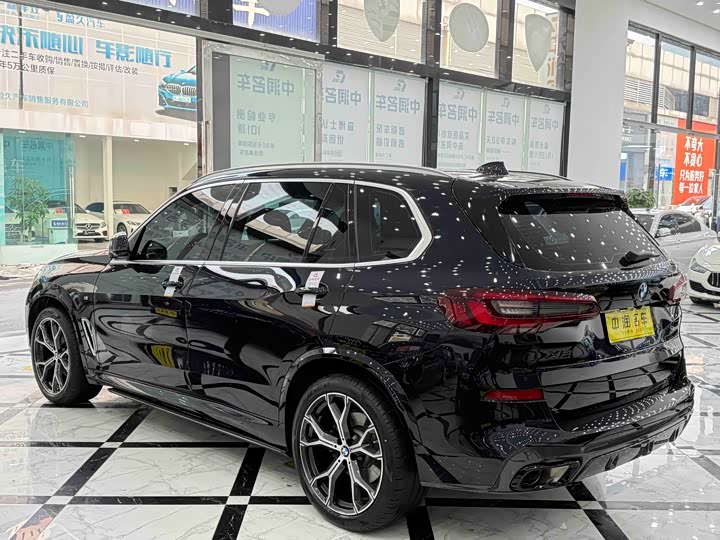 Фото 13 - BMW X5