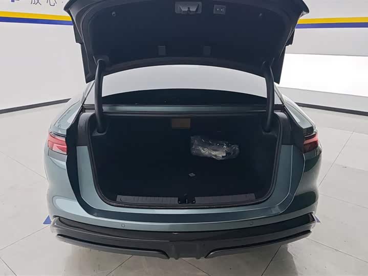 Фото 4 - BYD Han L