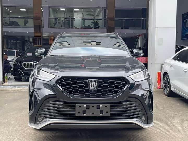 Фото 2 - Toyota Crown Kluger