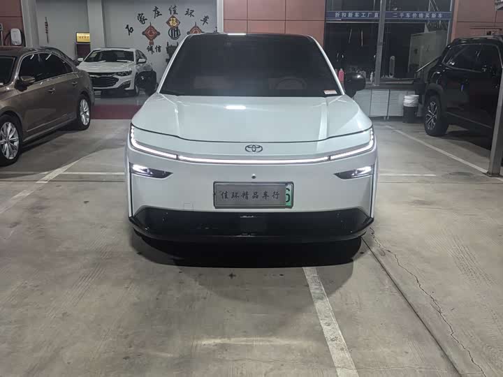 Фото 1 - Toyota bZ3X