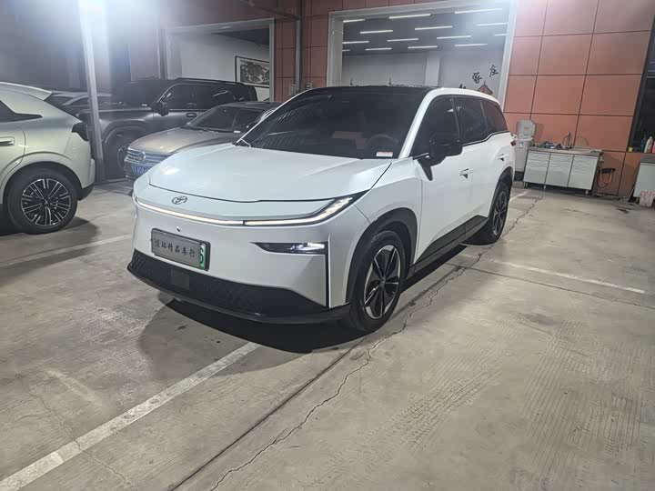 Фото 2 - Toyota bZ3X