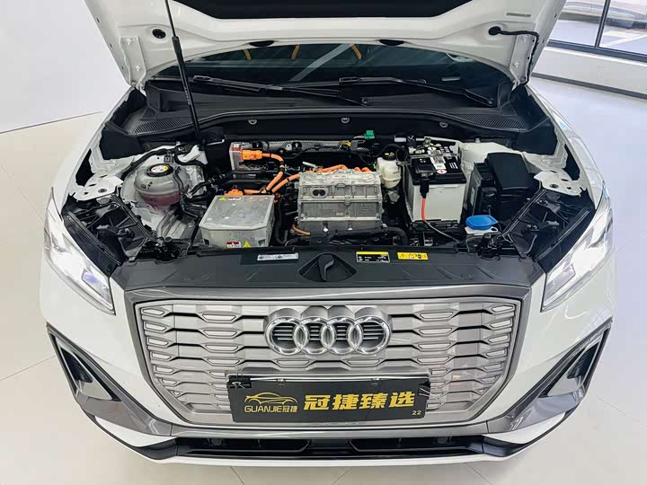 Фото 2 - Audi Q2L e-tron