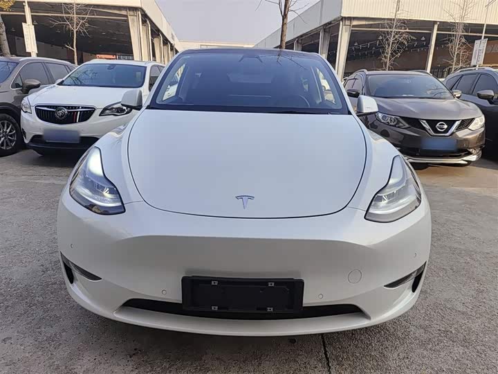 Фото 3 - Tesla Model Y