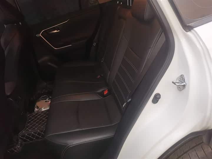 Фото 15 - Toyota Wildlander