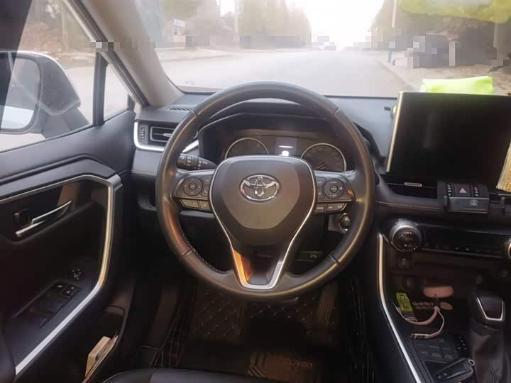 Фото 3 - Toyota Wildlander