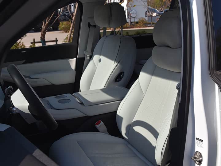 Фото 9 - XPeng X9